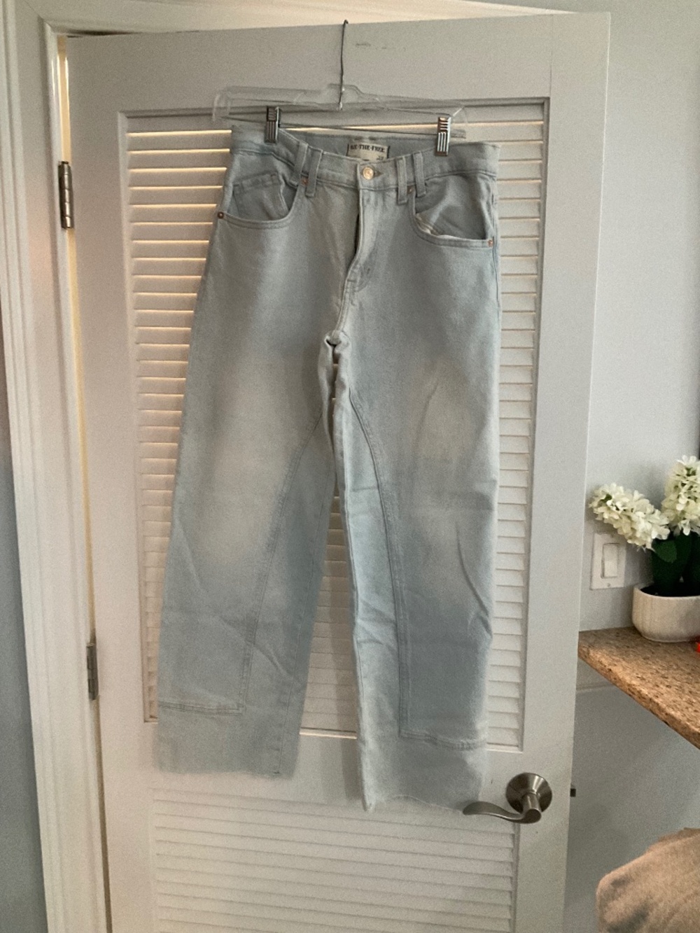 We the Free light wash jeans size 27